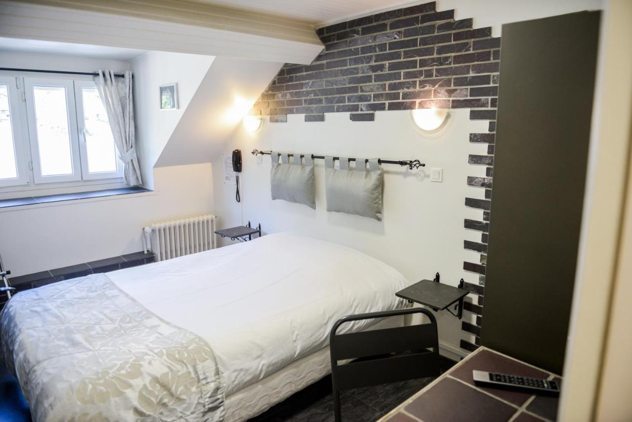 Logis Le Saint Hubert Hotel Haybes Kültér fotó