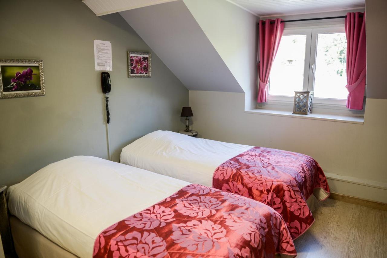 Logis Le Saint Hubert Hotel Haybes Kültér fotó
