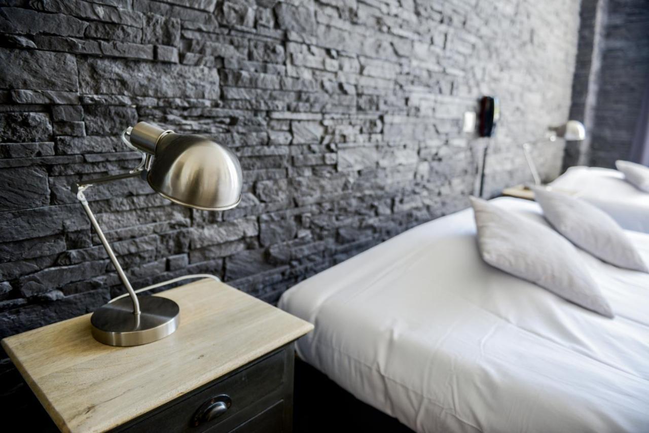 Logis Le Saint Hubert Hotel Haybes Kültér fotó