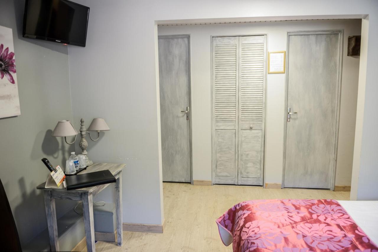 Logis Le Saint Hubert Hotel Haybes Kültér fotó
