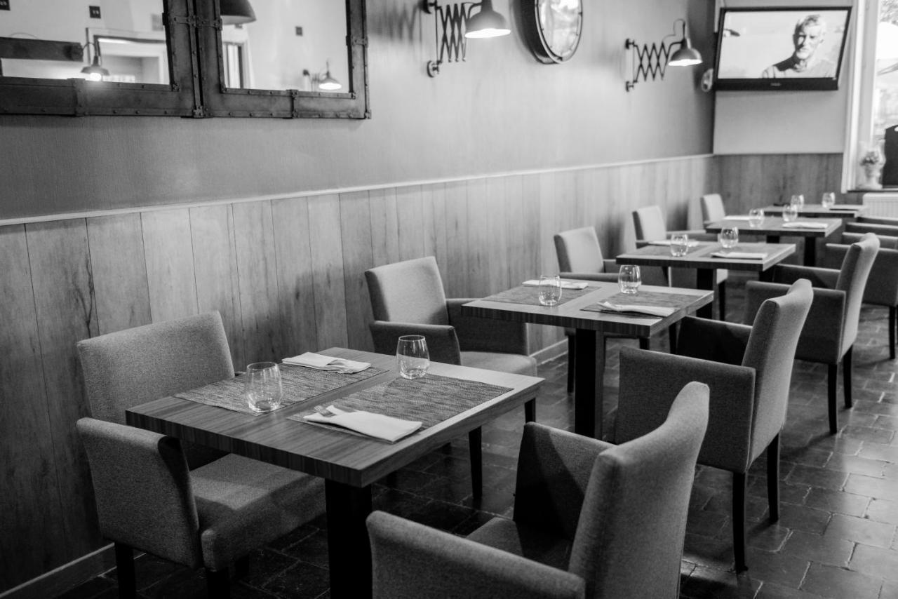 Logis Le Saint Hubert Hotel Haybes Kültér fotó