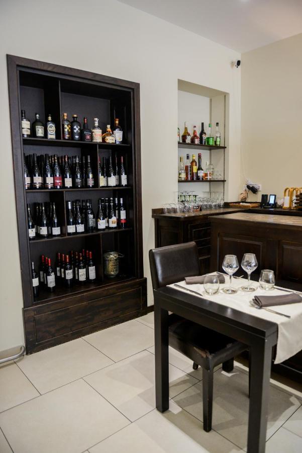 Logis Le Saint Hubert Hotel Haybes Kültér fotó