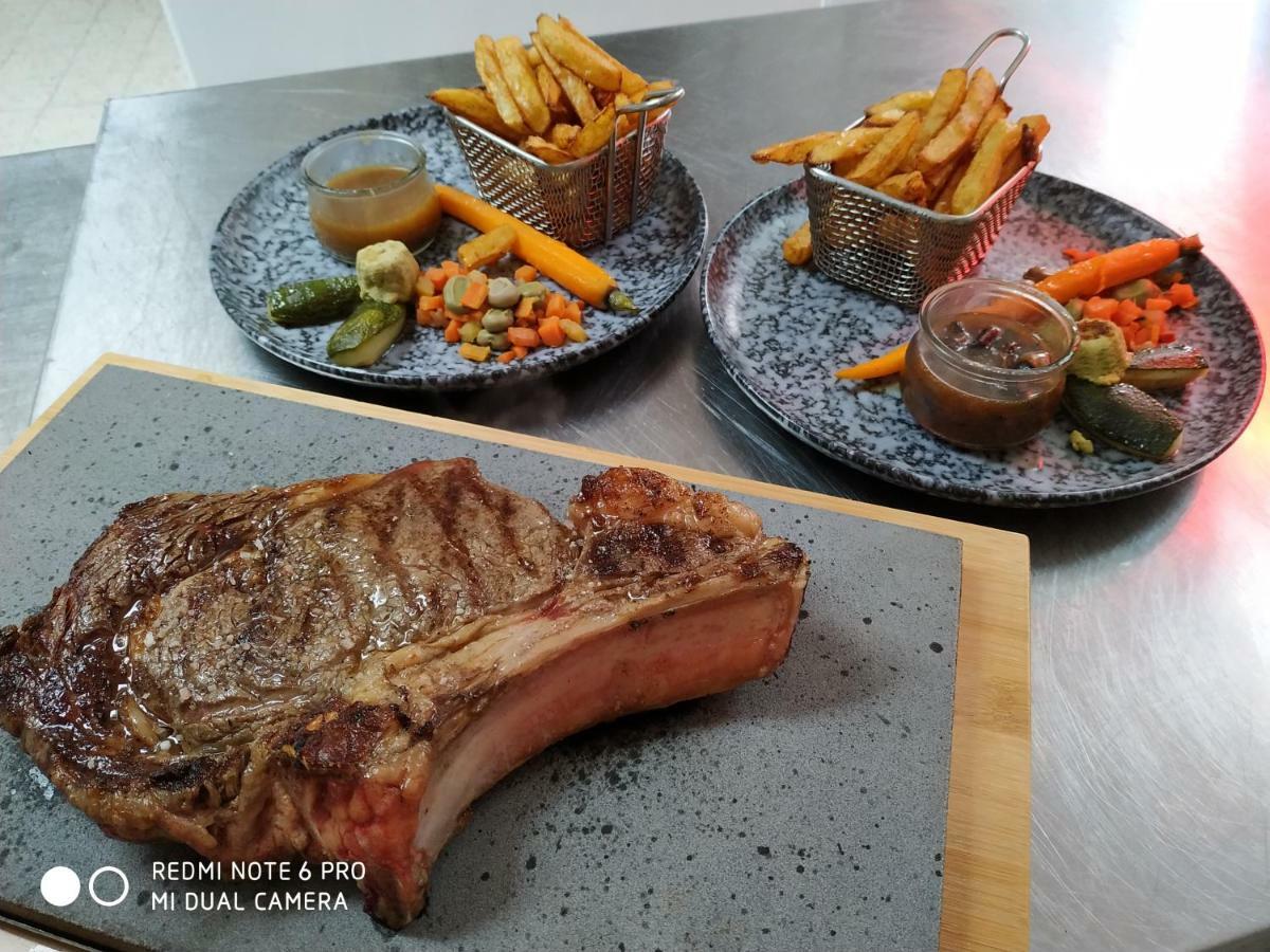 Logis Le Saint Hubert Hotel Haybes Kültér fotó